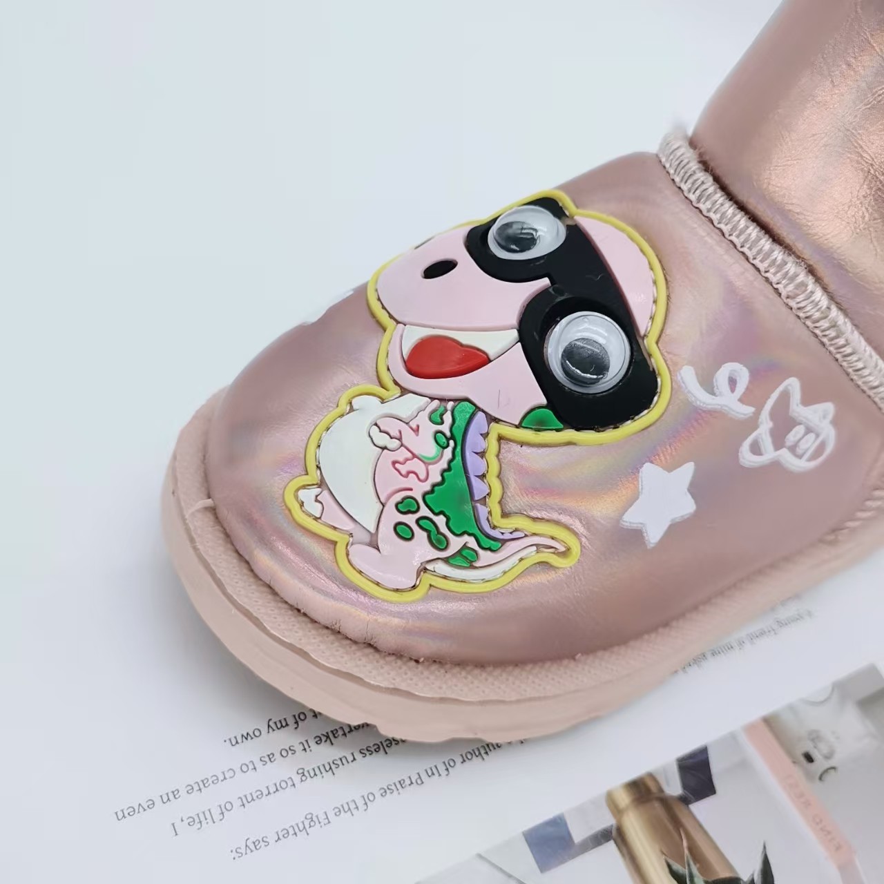 Botas de nieve para niños de invierno 2025 nuevas botas cortas para niños con botas de algodón para niñas más gruesas