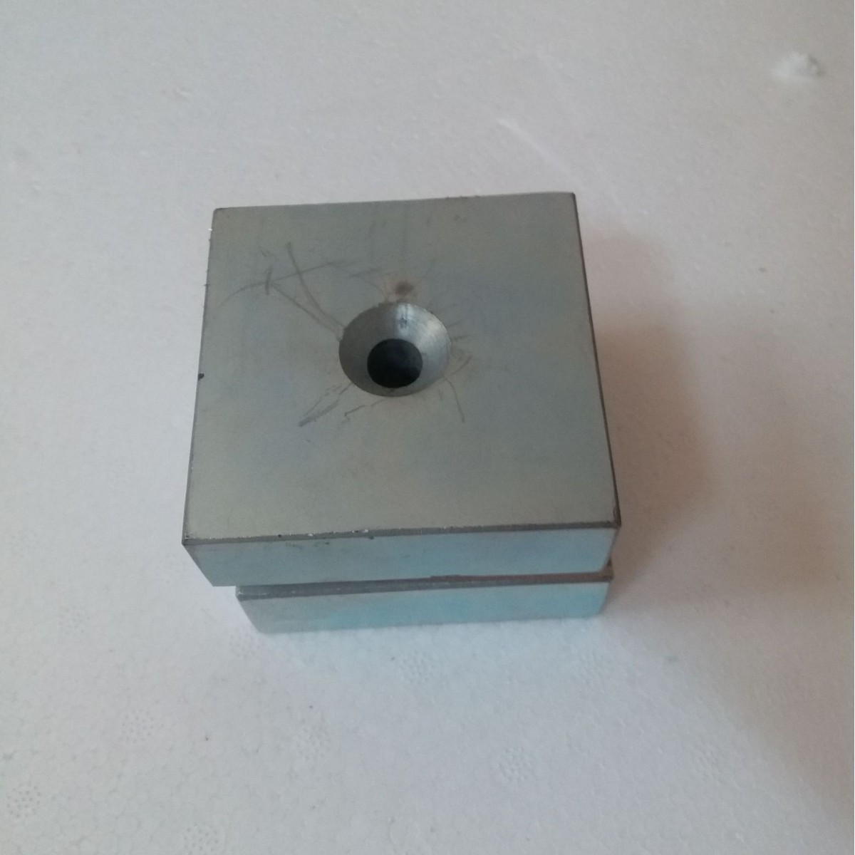 厂家直销 稀土磁 铁钕铁硼磁铁 强磁铁50*50*20孔 正方形磁铁沉孔