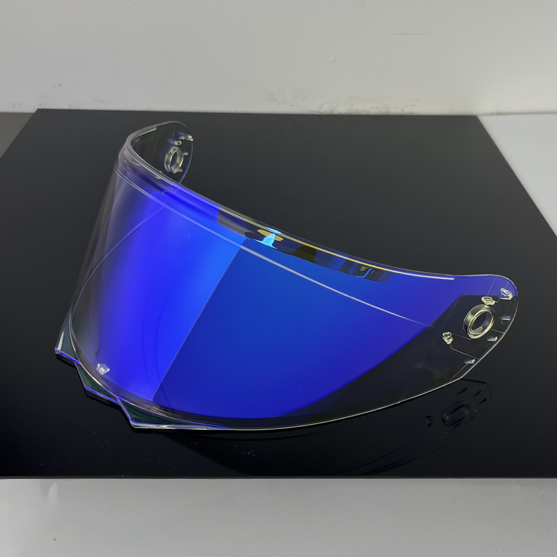 R935 Motorcycle Helmet Lens Adapted to R935, R935Sv Windproof, Dustproof and Uv-Proof Multi-Color Mirror