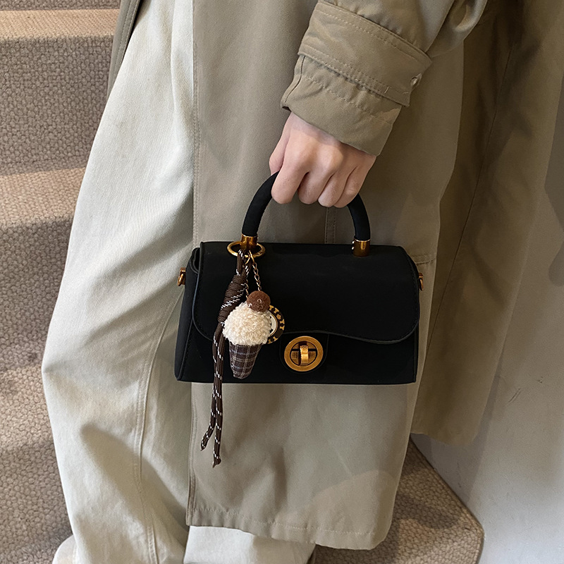 Tendencia retro bolso pequeño para mujeres 2024 nuevo otoño invierno viaje versátil bolso de mano nicho simple mochila de hombro