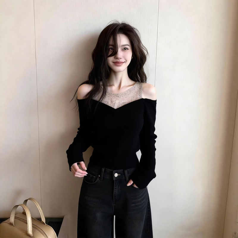 Light Luxury Style Black Off-Shoulder Long-Sleeve Sequined Knit Top for Women, 2026 New Model, Petite Size, Slimming, Elegant and Fashionable Top Light Luxury Style Black Off-Shoulder Long-Sleeve Sequined Knit Top for Women, 2026 New Model, Petite Size, Slimming, Elegant and Fashionable Top