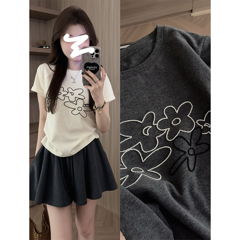 Designed Floral Embroidered Short-Sleeved T-Shirt for Women, Summer 2026 New Style, Stylish Loose Half-Sleeved Korean Style Round Neck Top