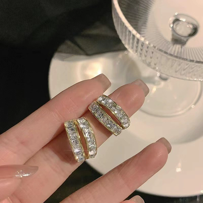 Серебряные серьги с иглой, серебро 925, акценты циркония и кошачий глаз, микроинlay, лёгкие 0.008 кг