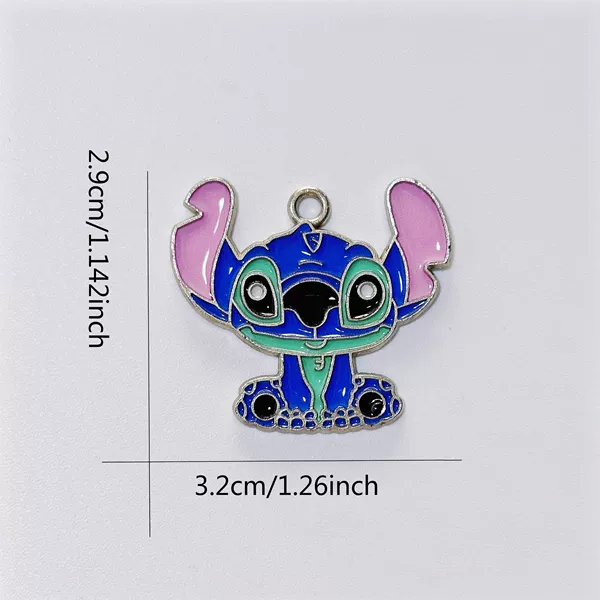Studi Pyramid Ear Pendant