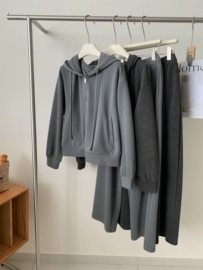 女式T恤;休闲裤;女式针织衫