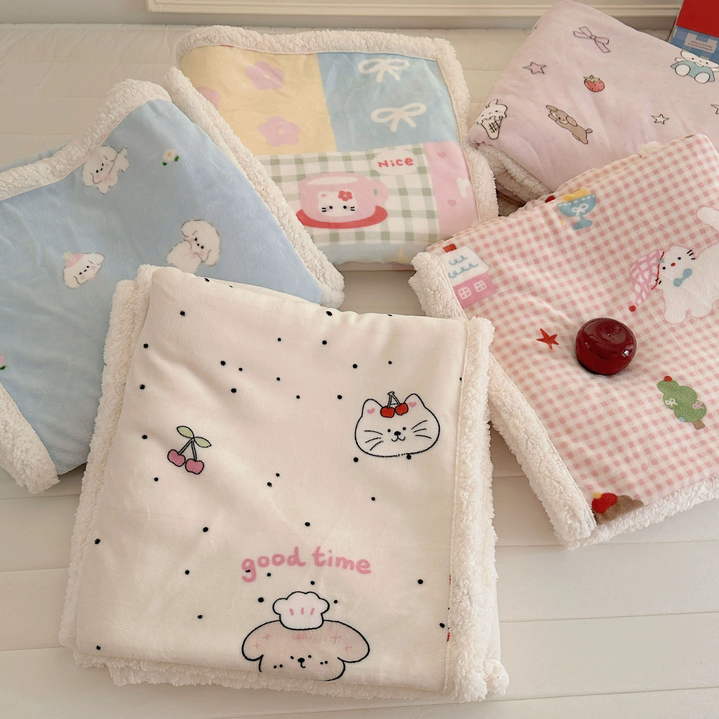 Новое Cartoon Milk Velvet Lamb Velvet Blanket Autumn and Winter Thickened Nap Blanket Office Lunch Break Air Conditioning Velvet Blanket Cover