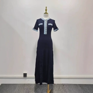 S家撞色边设计感女装2026夏气质修身显瘦圆领短袖长款针织连衣裙