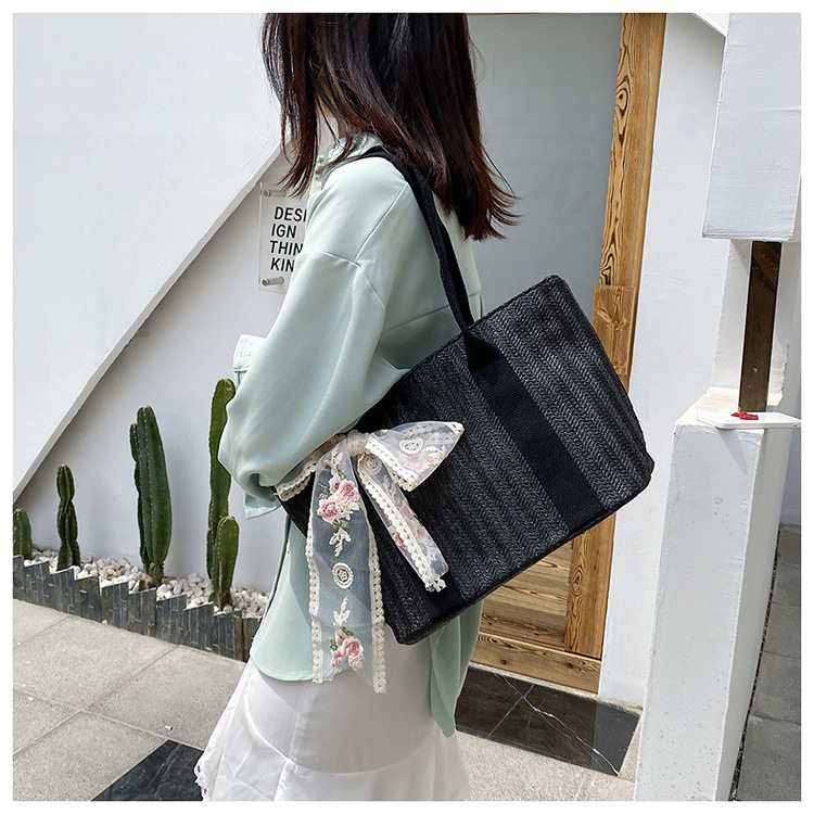 Fashion Lace Straw Large Capacity Shoulder Messenger Portable Bag Wholesale display picture 19