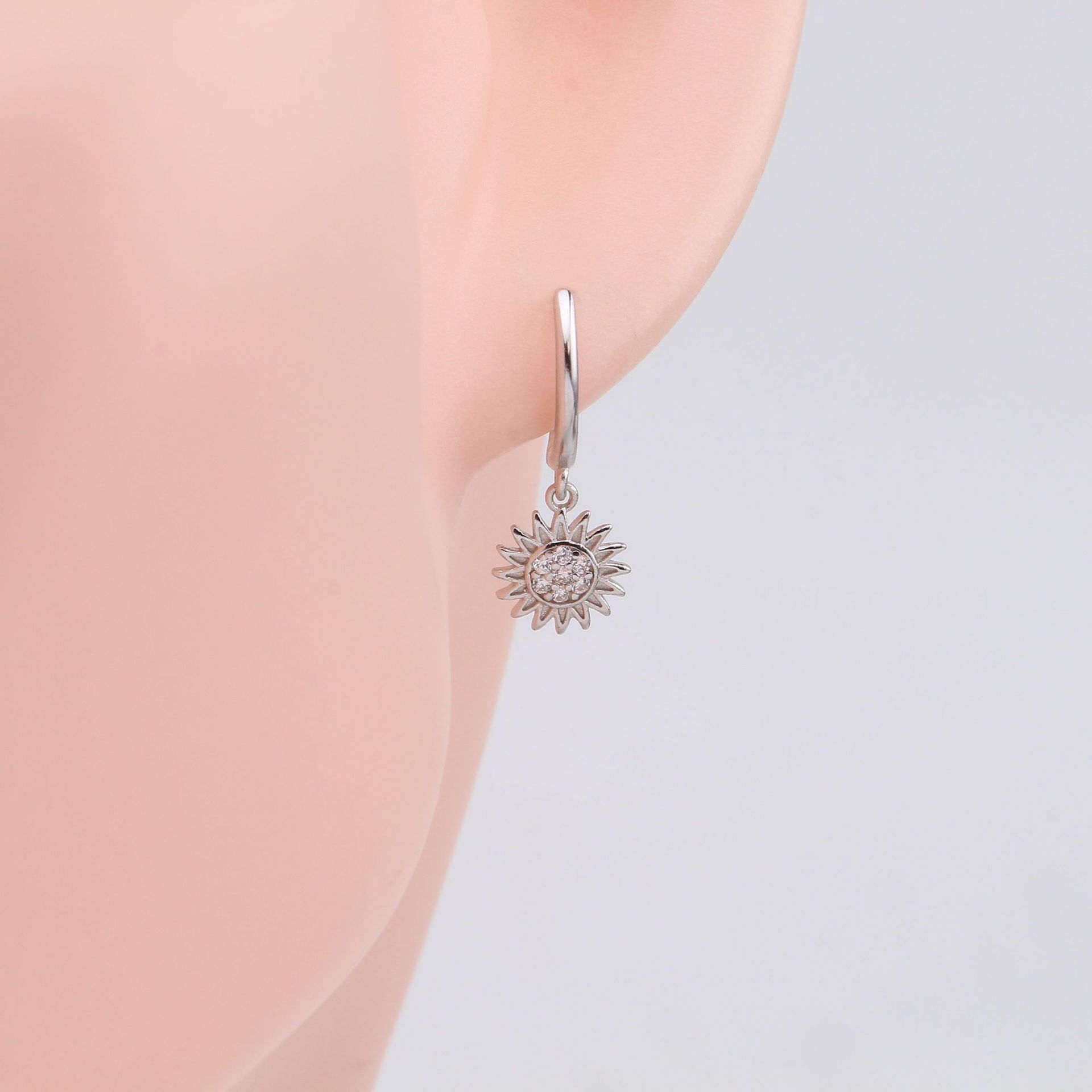 Daily Occasion 925 Sterling Silver Material 1 Pair 925 Sterling Silver Zircon Sunflower Earrings