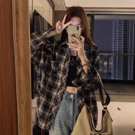 复古格子衬衫女士中长款外穿春秋款前短后长衬衣外套女