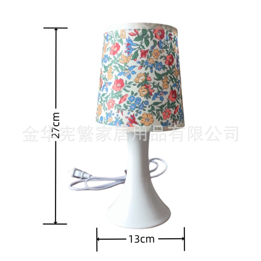 Luz de cabezal de cama dormitorio cálido romántico simple flor de estilo japonés estudio en línea ins decoración de dormitorio de niña lámpara de escritorio