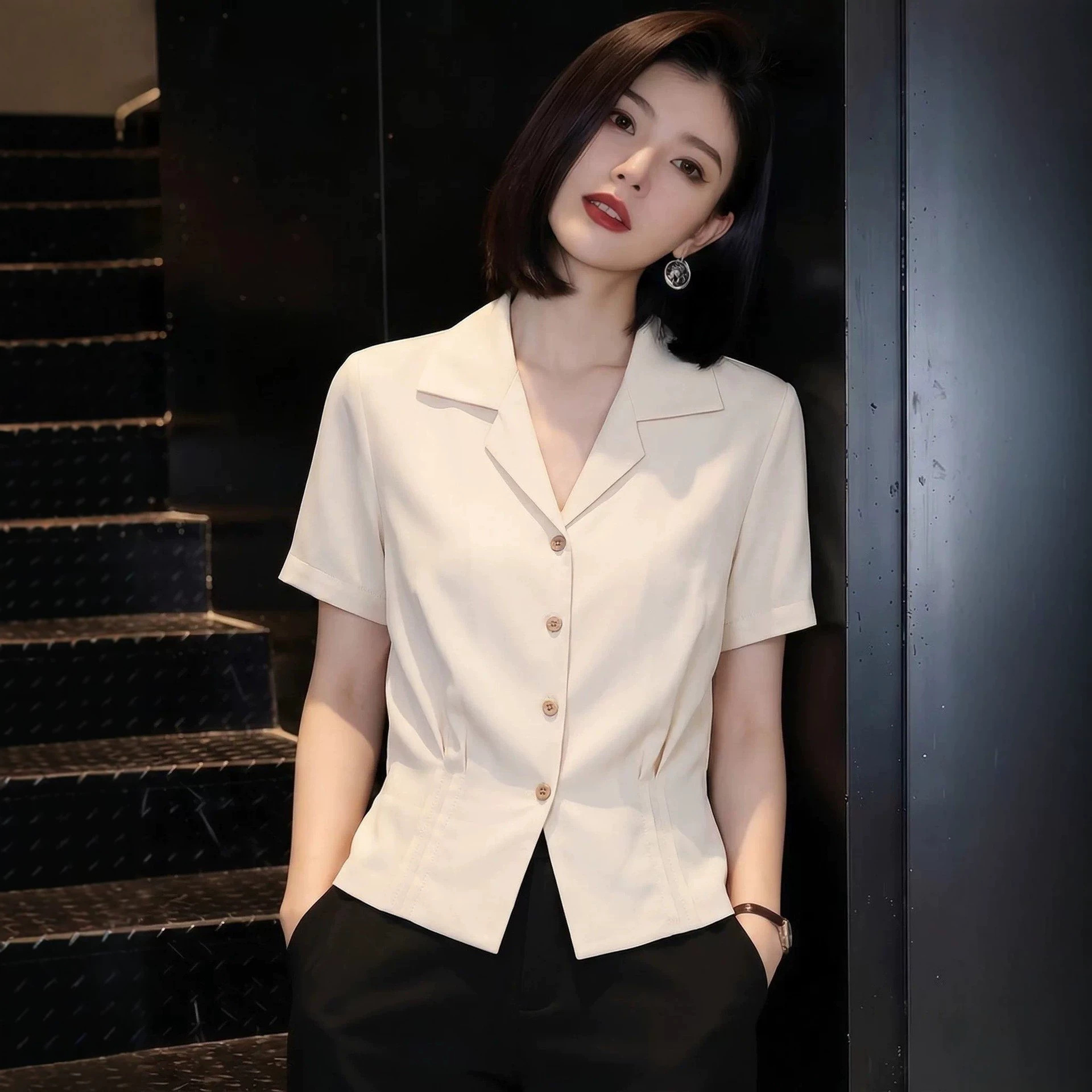 Áo sơ mi nữ cổ vest thắt eo tay ngắn kiểu mới — màu trắng ngà chi tiết 1