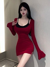 夜店性感绝美包臀长袖连衣裙红色u领T恤裙纯欲喇叭袖收腰紧身短裙