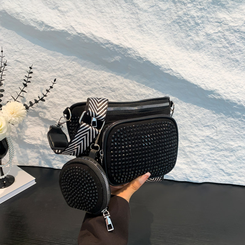 ラインストーン付き二層財布 小銭入れ 2024年夏新作 個性的でおしゃれなショルダーバッグ クロスボディバッグ カジュアルバッグ 韓国風 多用途