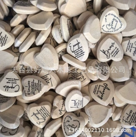 木质工艺品;骰子、筹码;壁挂、壁饰