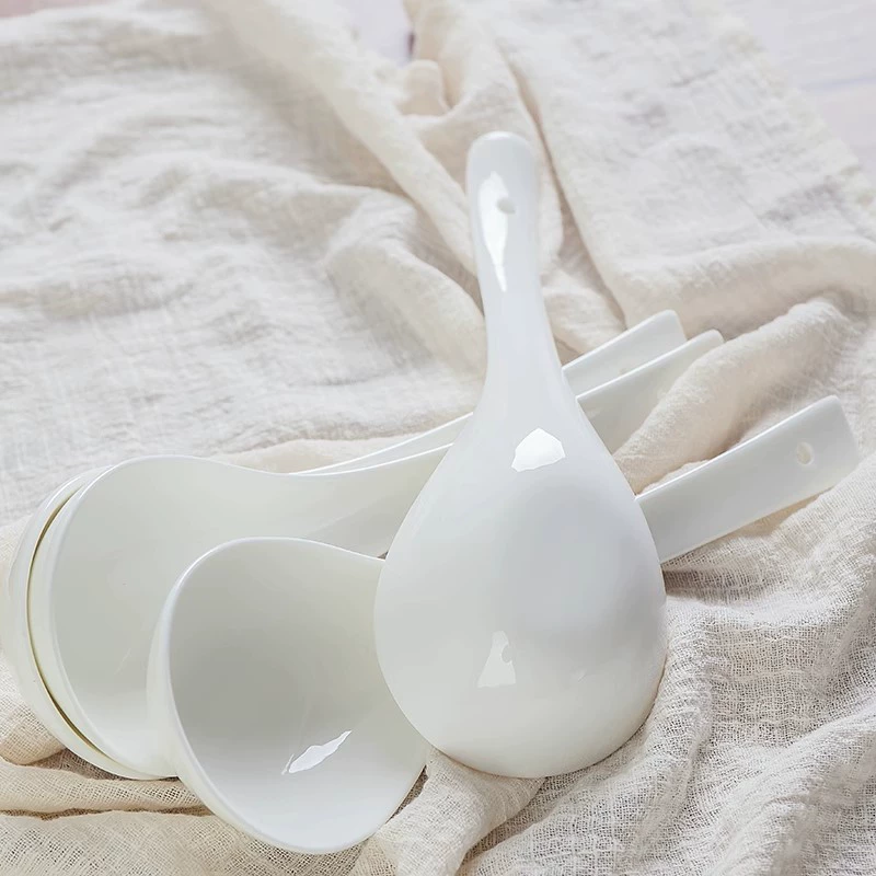 Керамическая посуда Jingdezhen белая столовая ложка с длинной ручкой для супа, костяной фарфор, большая ложка для супа подглазурная цветная ложка, большая рисовая ложка, для бытового использования