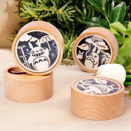 Modern Minimalist Beech Wood Birthday Festival Gift Children's Toy Hollowed-out Tamagotchi Style Rotary Clockwork Music Box