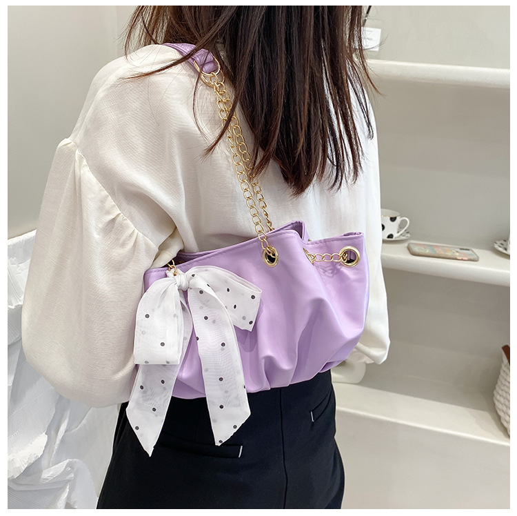 Fashion Solid Color Silk Scarf Folds Shoulder Underarm Bag display picture 4