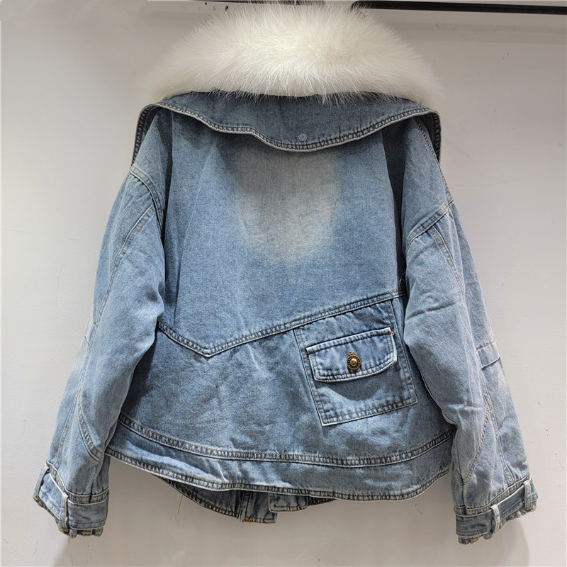 Otoño y invierno de 2025 nuevo estilo extranjero diseño de cuello de pelo super grande denim cálido grueso chaqueta femenina suelta superada