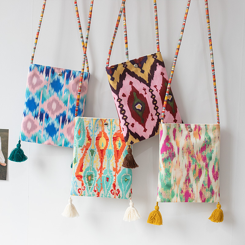2025 Spring and Summer New Xinjiang Ethnic Art National Style Mobile Phone Bag Personalized Handmade Niche Crossbody Small Cloth Bag