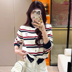 法式彩色条纹纽扣针织开衫女2025秋季高级感显瘦圆领长袖毛衣上衣
