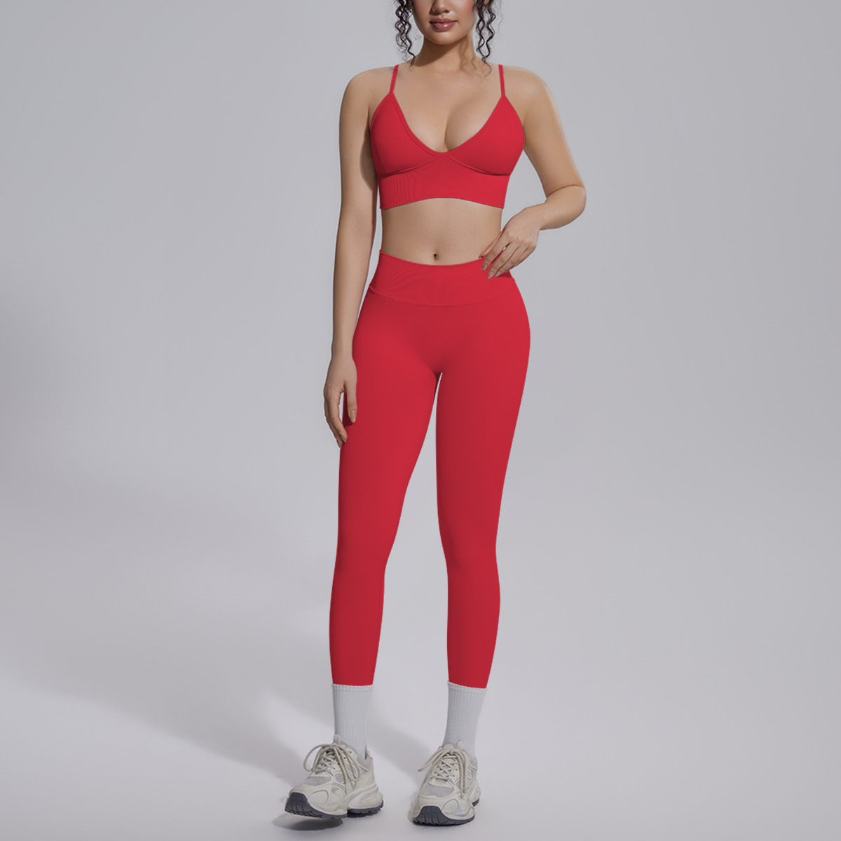 Nuevo cross-border sin costuras color sólido hermoso de espalda alta elástica ropa de entrenamiento de yoga apretada cuatro piezas juego de ejercicio ejercicio ejercicio ejercicio