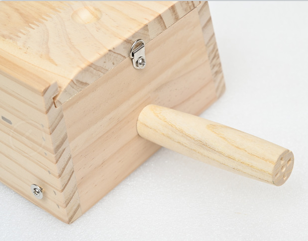 Wooden Square Moxa Box 4 Needle Home Moxibustion Warmer Portable Ai Jiu in use