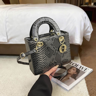 �¿�С���L����y�����|�оW�t�������������μ�б������Ʒ�|��