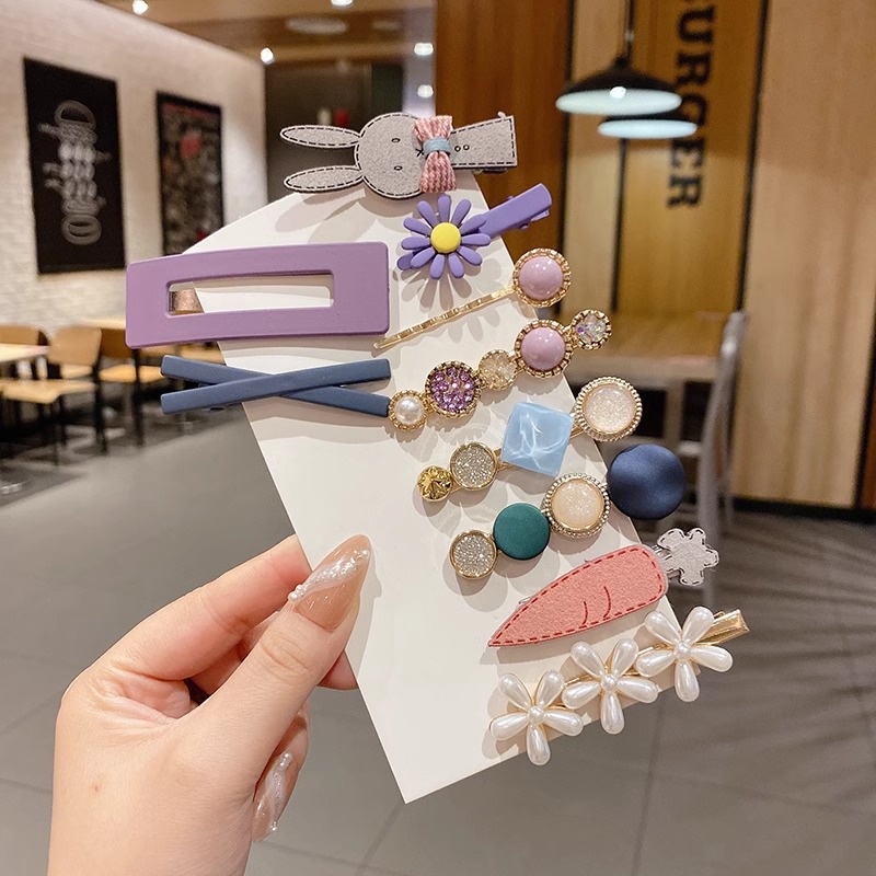 2024 Nueva horquilla de felpa de las mujeres Japonés lindo lado Celebridad de Internet clip lateral horquilla peludo pequeño clip tocado accesorios para el cabello