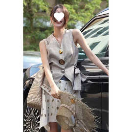 夏日穿搭独特别致高级英伦艺术绑带无袖马甲两件套装裙女2025新款