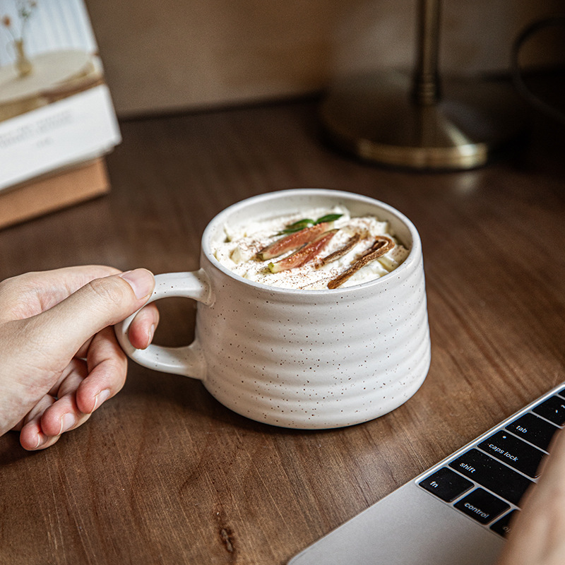 Taza de esmalte de sésamo transfronterizo taza simple taza de café de cerámica tienda de postres oficina taza de hogar al por mayor exportación