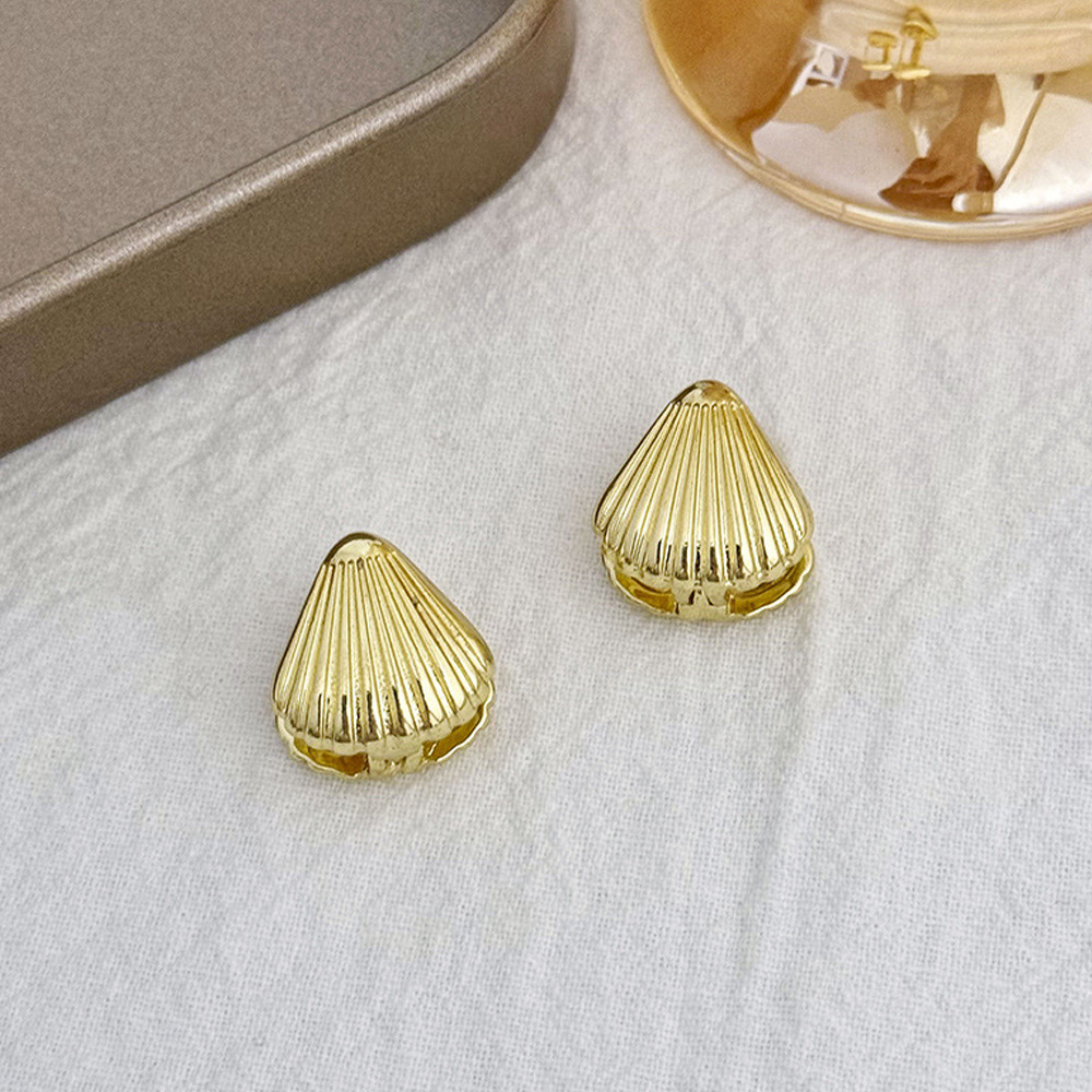 15# shell ear buckle