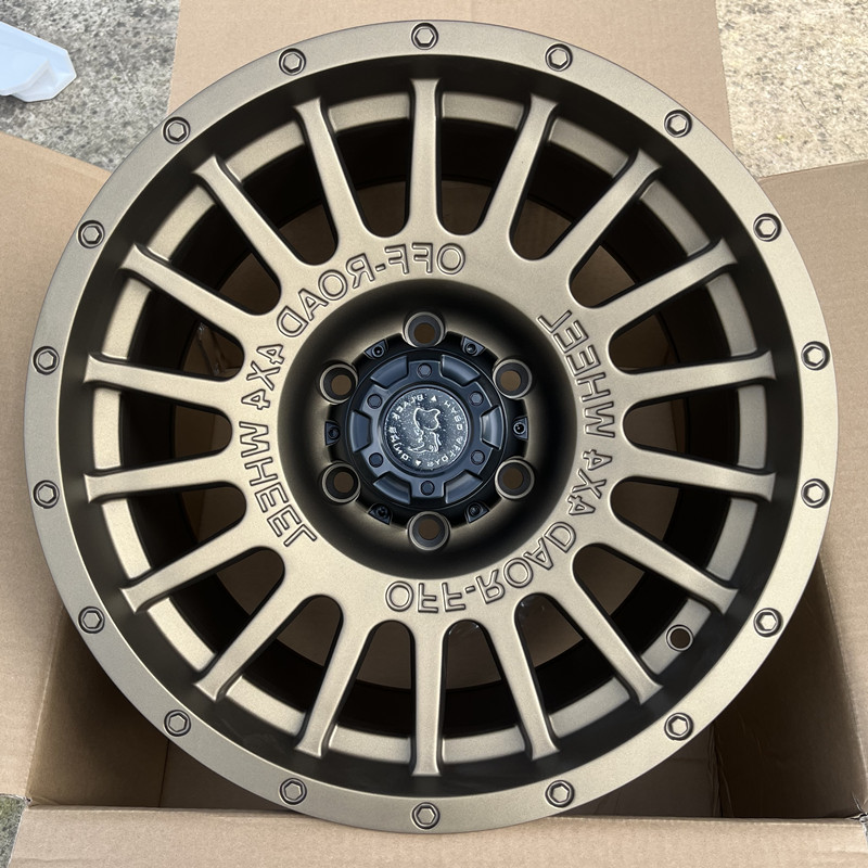 Suitable for Pajero Great Wall Cannon Bj40 Overbearing H3/H5H9 Yuhu Cheetah Jeep Tank 300 Off-Road Wheels