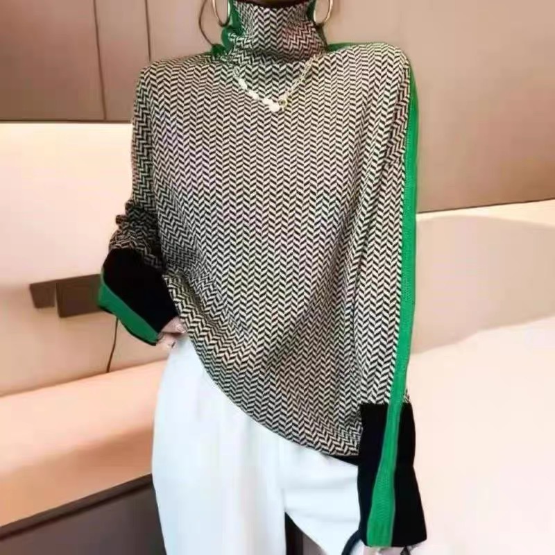 ​​Oversized Turtleneck Sweater – Contrast Sleeve Design, Soft Wool-Like Knit (S/M/L/XL, Orange/Green)​​_voghion.com