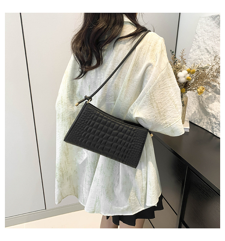 Women's 2024 New Fashionable Crocodile Pattern Shoulder Texture PU Underarm Simple and Versatile Crossbody Bag Trendy_voghion.com