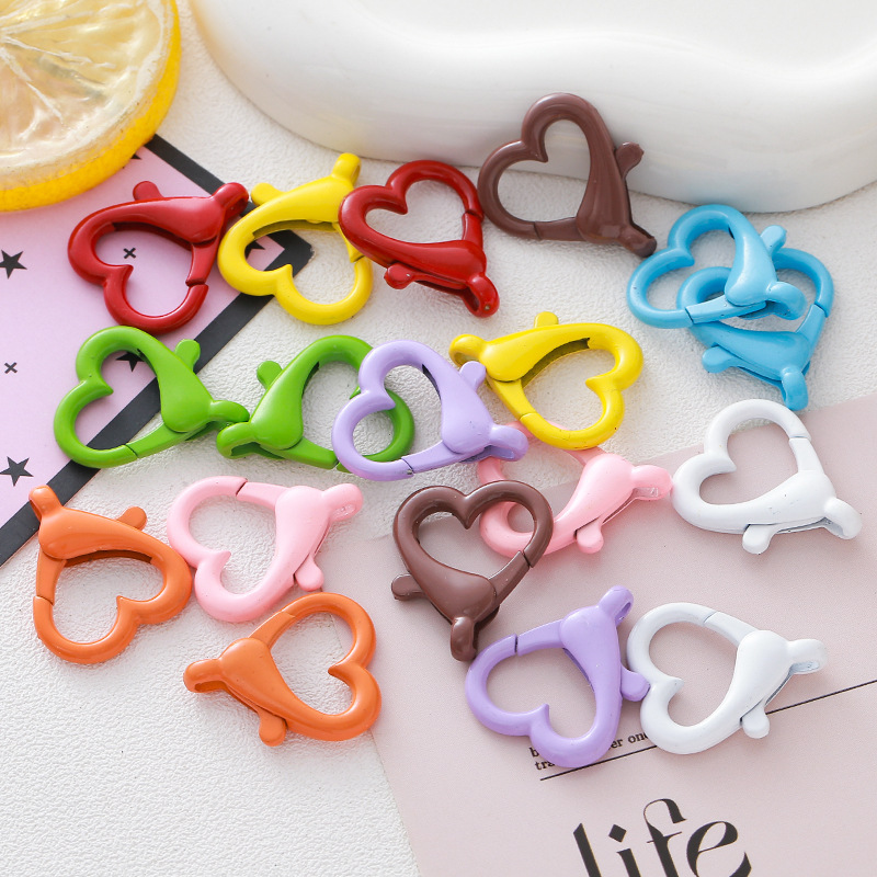イチゴの愛のロブスターバックルはdiyスプリングバックルのキーホルダーのカラー合金の携帯チェーンのアクセサリーの部品を掛けます。|undefined