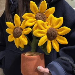 元のシングル代はひまわりの太陽の花の鉢植えの人形を代行します。