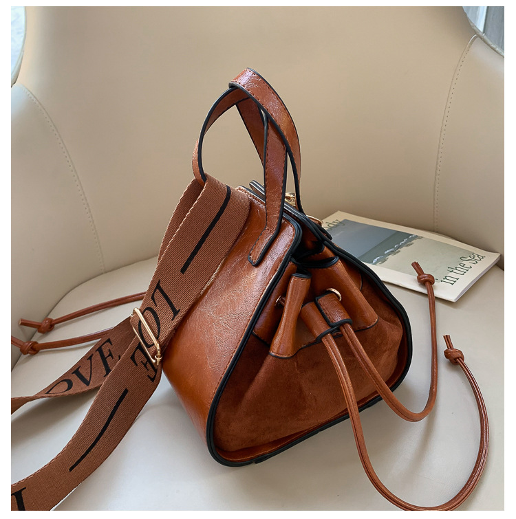 Small Pu Leather Bucket Bag display picture 4