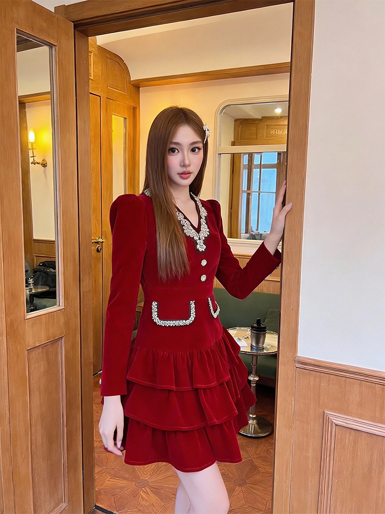 Đầm nhung bồng bềnh cổ V thắt eo đính đá phong cách Pháp — đen chi tiết 13