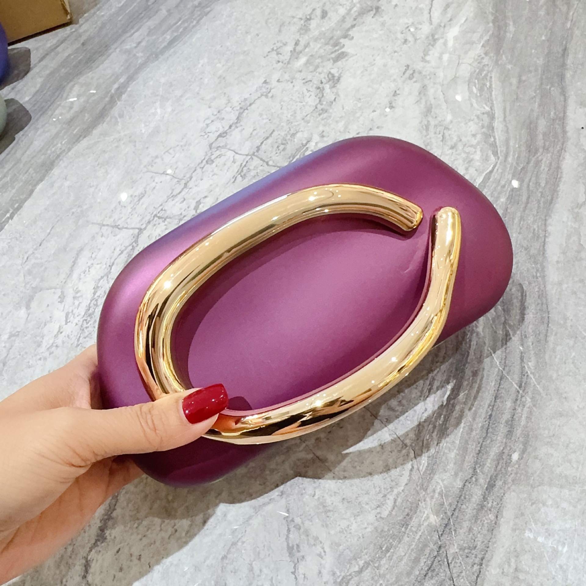 Europa y América tendencia transfronteriza bolsa de cena ligera de lujo bolsa acrílico cadena metal para llevar un solo hombro bolso de mano ropa de noche