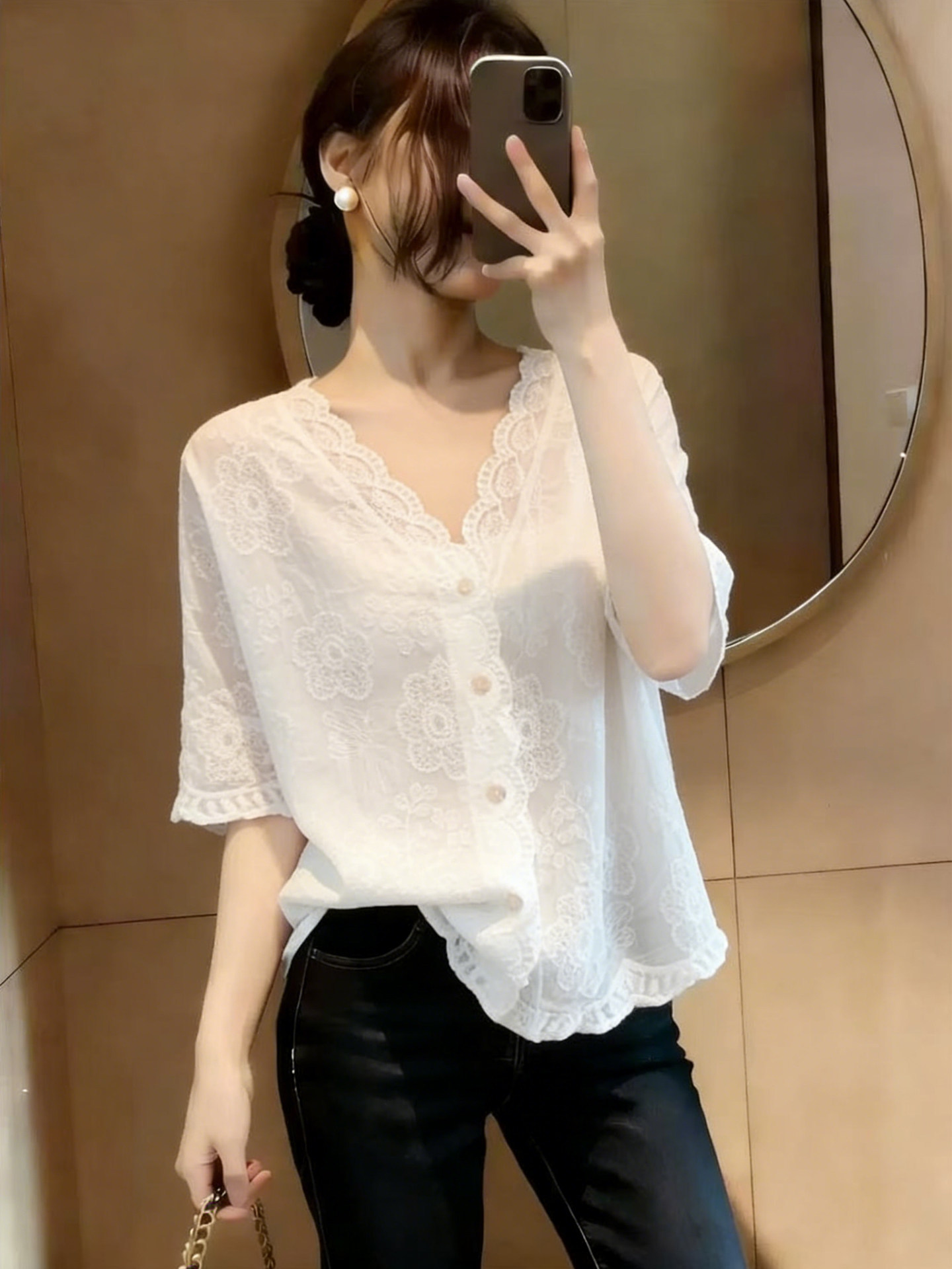 Áo sơ mi ren trắng tay ngắn nữ dáng rộng phong cách Hàn Quốc — màu trắng