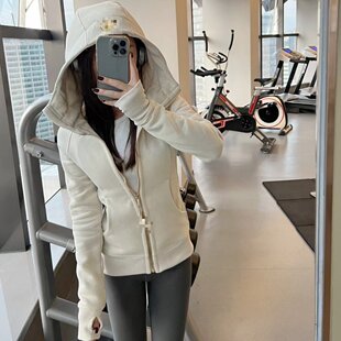 luluͬ��Scuba�����l�� �٤���������e�\�Ӽӽq�L������Ůʿ����