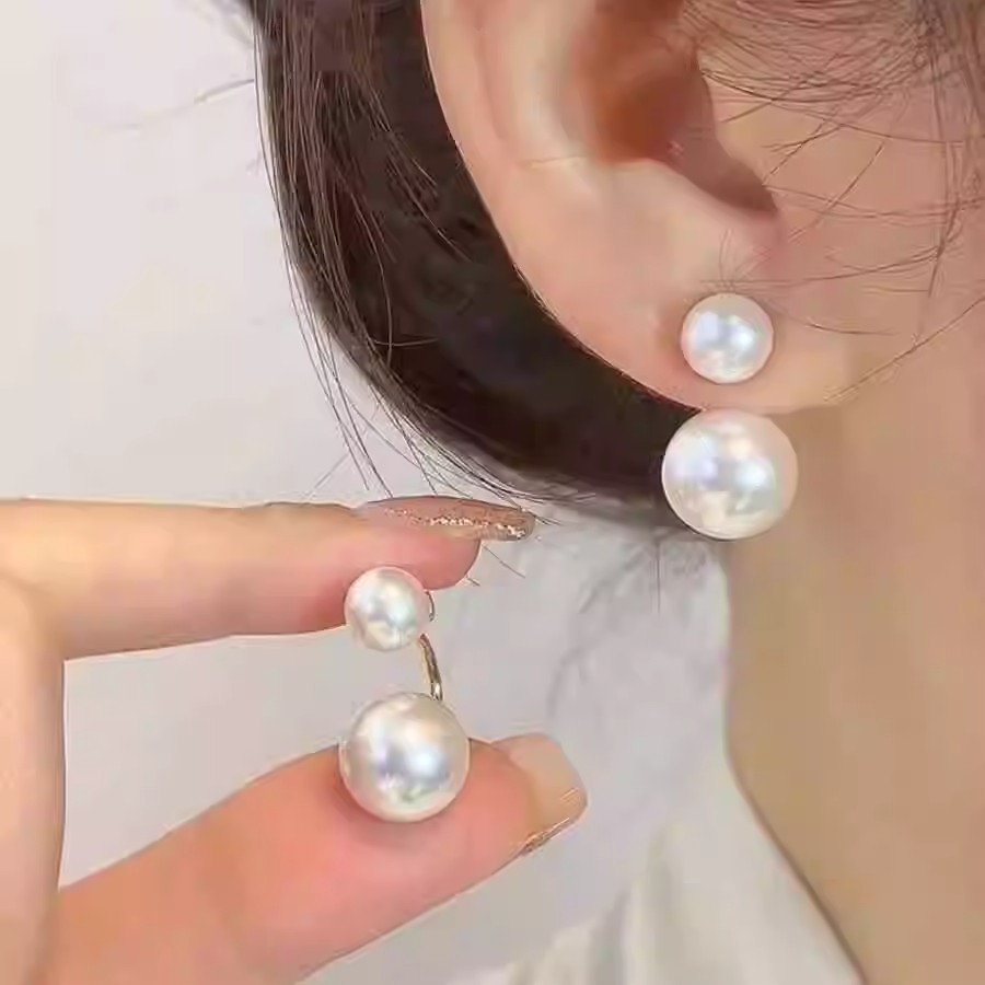 A Pair of Pearl Earrings That Can Be Worn in Two Ways, with a Light Luxury and High-End Feel, Unique Ear Studs, New Popular Style, Niche Style Earrings for Women
