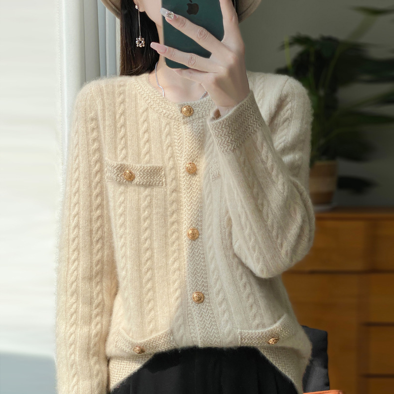 Factory wholesale 2024 new thick twist 100 wool merino soft waxy round neck cardigan top women's knitting