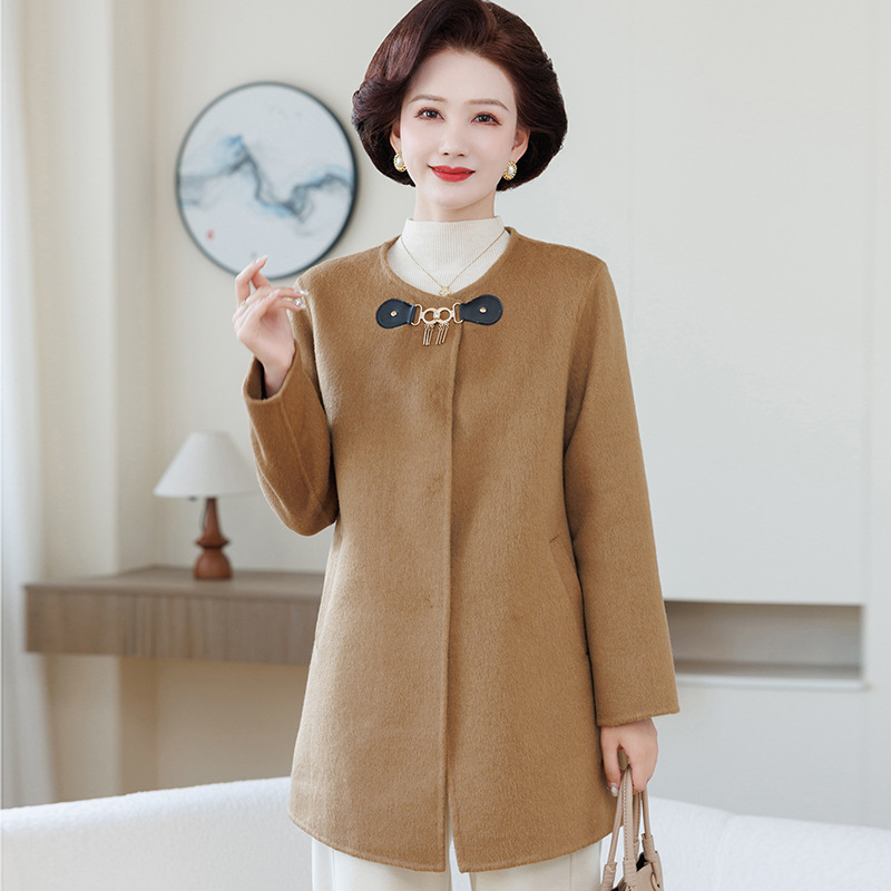 牛角扣大衣冬季外套宽松毛呢开衫羊毛大衣2025新款中长款女士时髦，女装毛呢外套，妃慕昵服饰