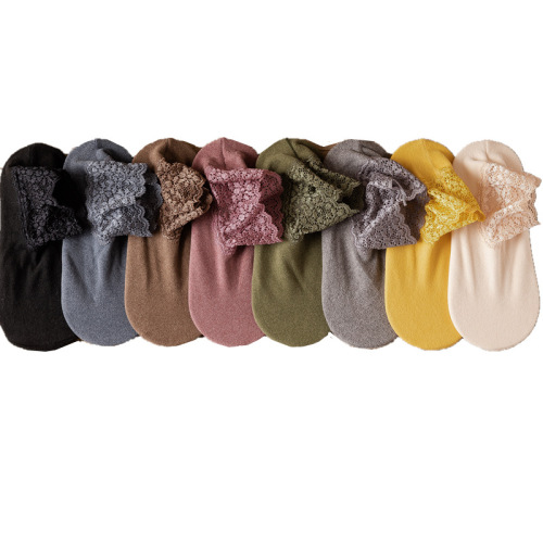 Delicate lace edge women's floor socks with plush lining, non-slip, warm and thick winter socks for autumn and winter