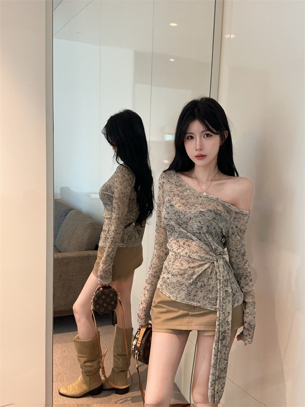 不规则斜肩长袖t恤女秋季辣妹一字肩绑带收腰上衣巨好看防晒罩衫|undefined