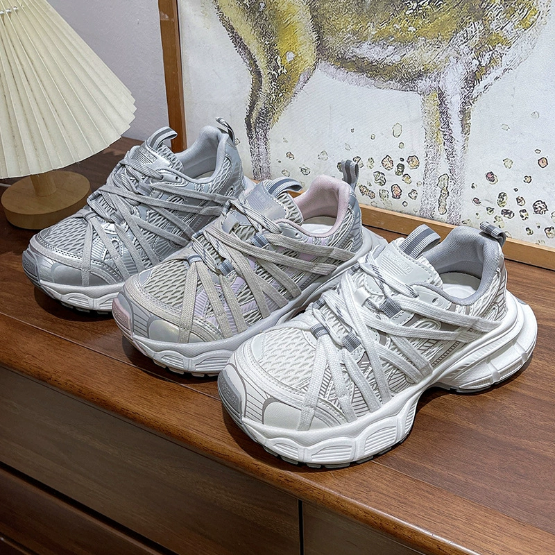 Лёгкие и универсальные женские повседневные туфли на толстой подошве с ремешками и сетчатой вставкой, дышащие и увеличивающие рост, весна 2025 года