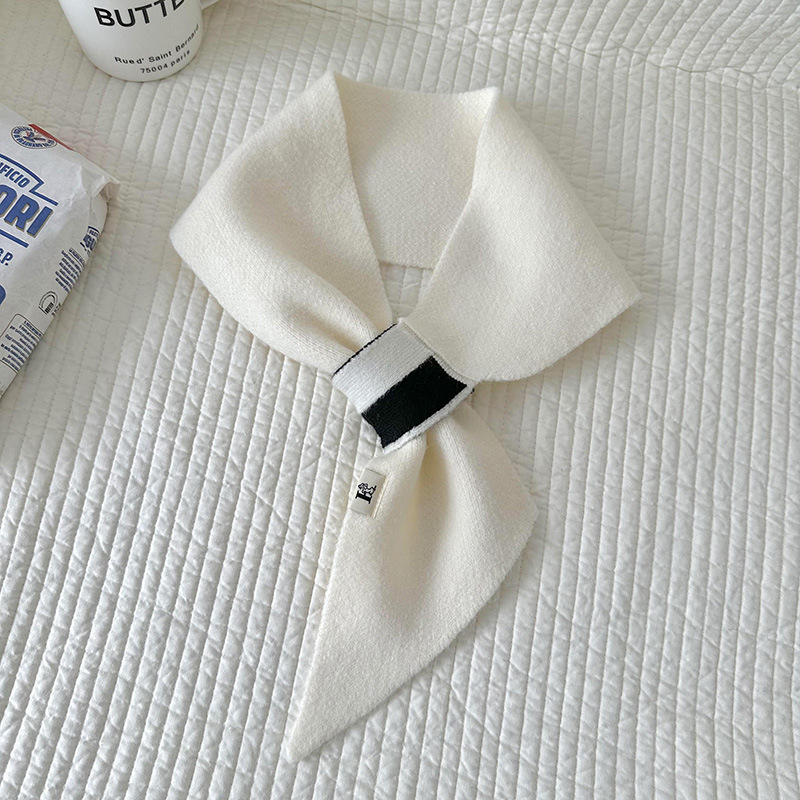 Bufanda pequeña de lana de punto para mujer Otoño e Invierno estilo coreano versátil protección del cuello perezoso perforado toalla del oído bufanda caliente del estudiante