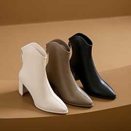 尖头马丁靴女秋季新款韩版大码短筒高跟后拉链时尚欧美V口低筒靴